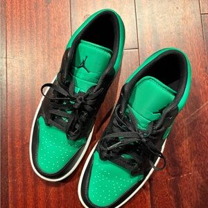 Jordan Men's Emerald and Black Sneakers